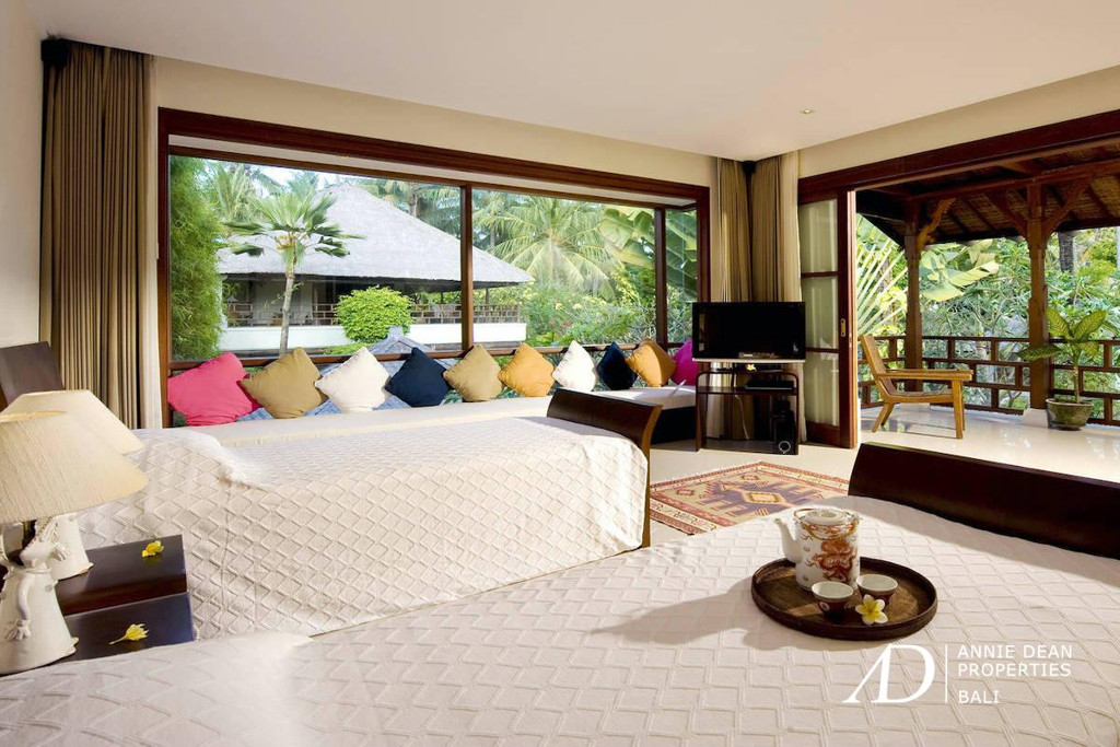 FREEHOLD | 8-BEDROOM ESTATE NEAR MERTASARI BEACH SANUR, BALI