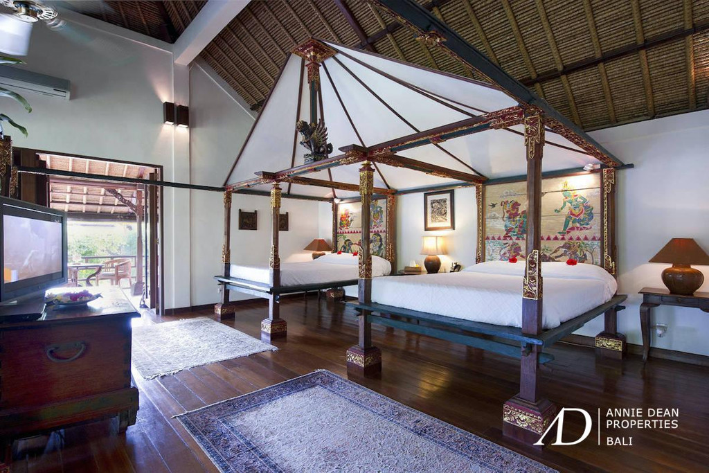 FREEHOLD | 8-BEDROOM ESTATE NEAR MERTASARI BEACH SANUR, BALI