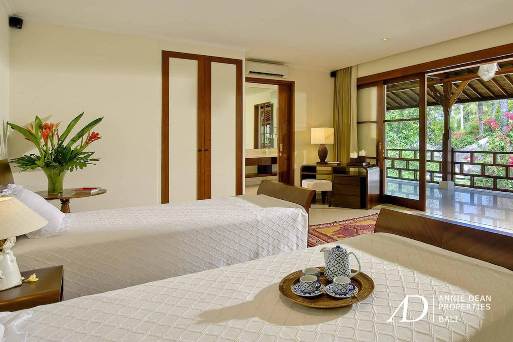 FREEHOLD | 8-BEDROOM ESTATE NEAR MERTASARI BEACH SANUR, BALI