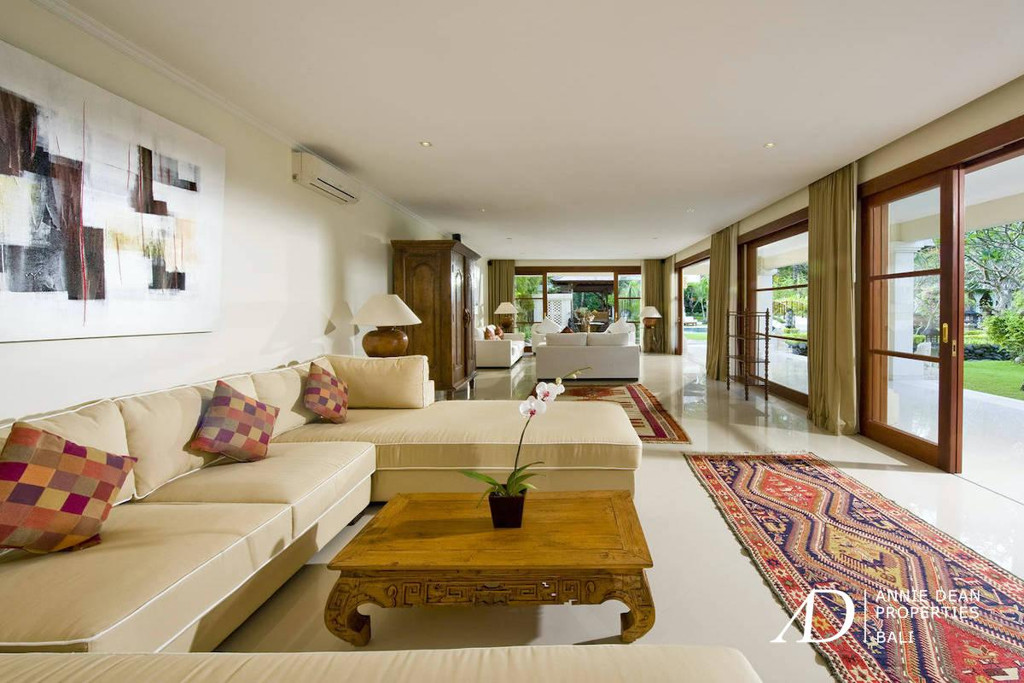 FREEHOLD | 8-BEDROOM ESTATE NEAR MERTASARI BEACH SANUR, BALI