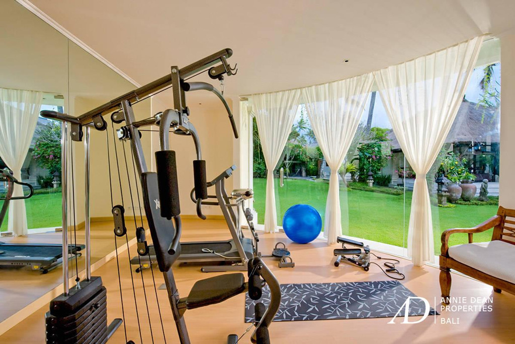 FREEHOLD | 8-BEDROOM ESTATE NEAR MERTASARI BEACH SANUR, BALI