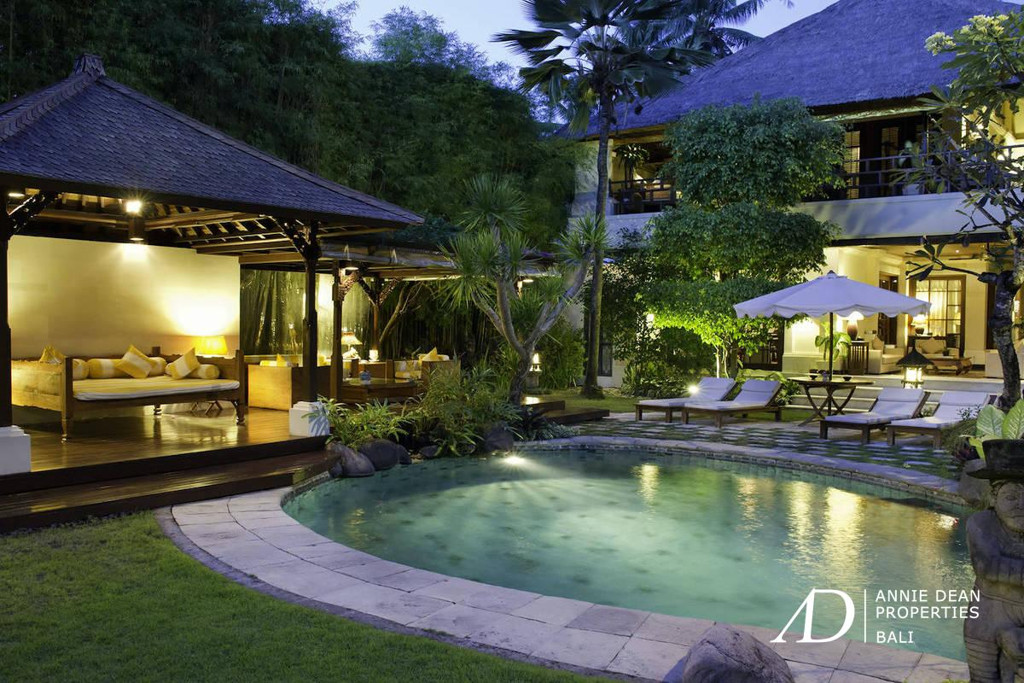 FREEHOLD | 8-BEDROOM ESTATE NEAR MERTASARI BEACH SANUR, BALI