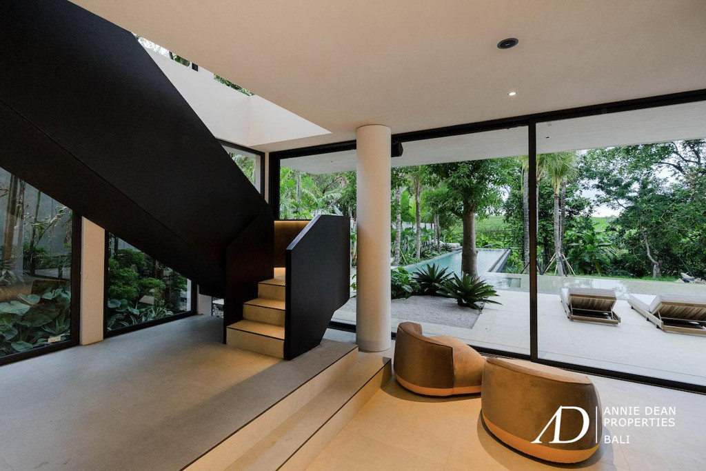 FREEHOLD | ULTRA MODERN 6-BEDROOM LUXURY VILLA IN PERERENAN