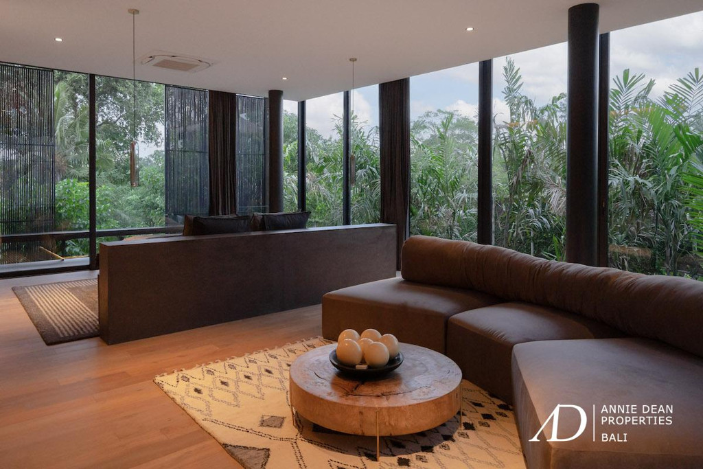 FREEHOLD | ULTRA MODERN 6-BEDROOM LUXURY VILLA IN PERERENAN