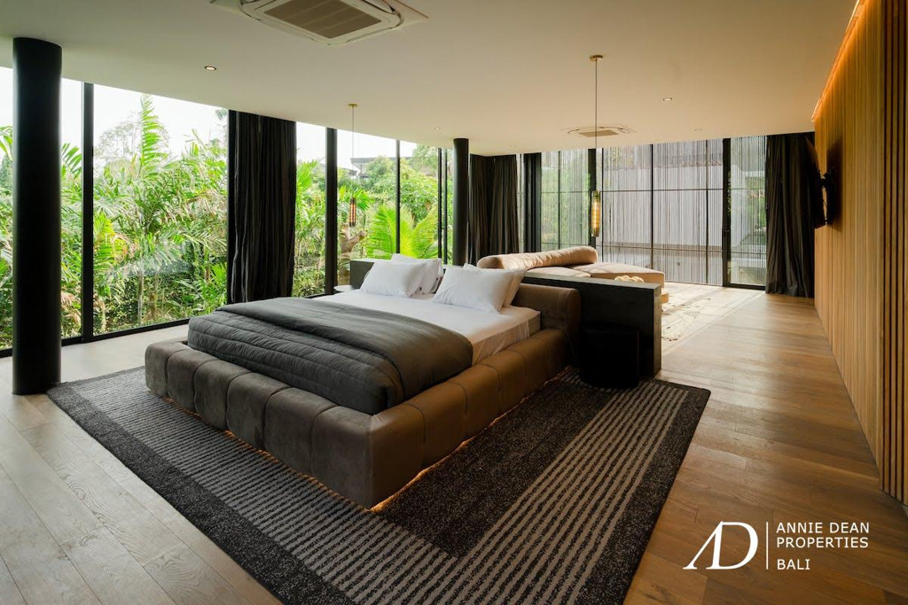 FREEHOLD | ULTRA MODERN 6-BEDROOM LUXURY VILLA IN PERERENAN