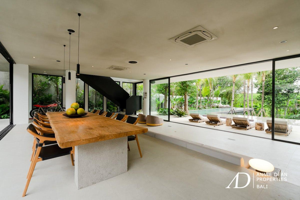 FREEHOLD | ULTRA MODERN 6-BEDROOM LUXURY VILLA IN PERERENAN