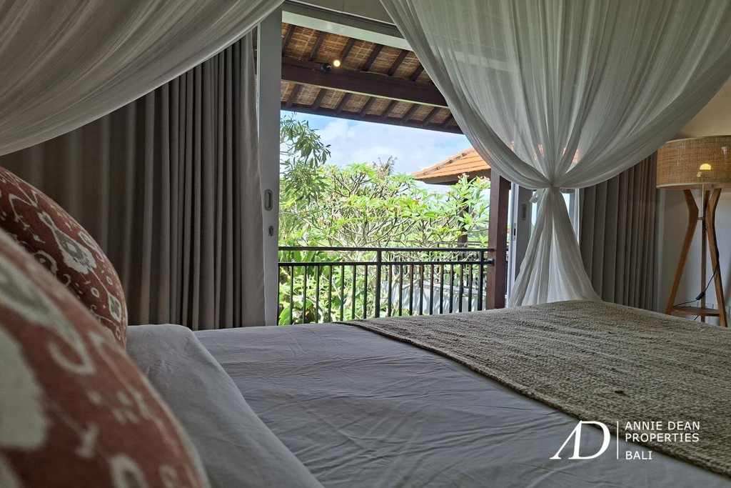 YEARLY/MONTHLY RENTAL | 3-BEDROOM VILLA WITH RICE FIELD VIEWS IN TUMBAKBAYUH. 