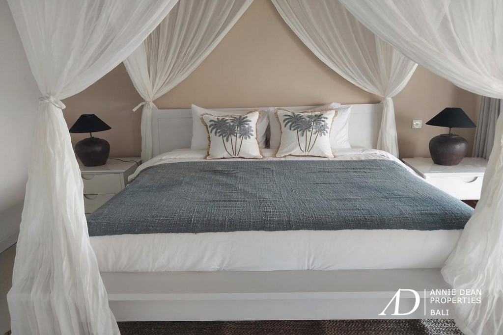 YEARLY/MONTHLY RENTAL | 3-BEDROOM VILLA WITH RICE FIELD VIEWS IN TUMBAKBAYUH. 