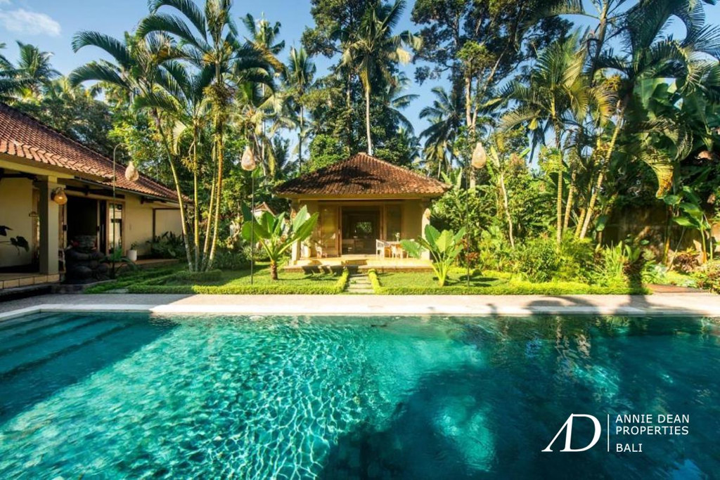 FREEHOLD | TROPICAL 7-BEDROOM ESTATE IN PAYANGAN - UBUD