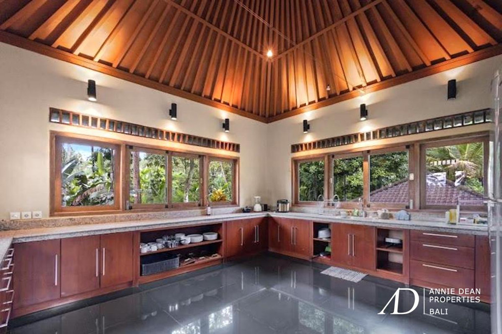 FREEHOLD | TROPICAL 7-BEDROOM ESTATE IN PAYANGAN - UBUD 