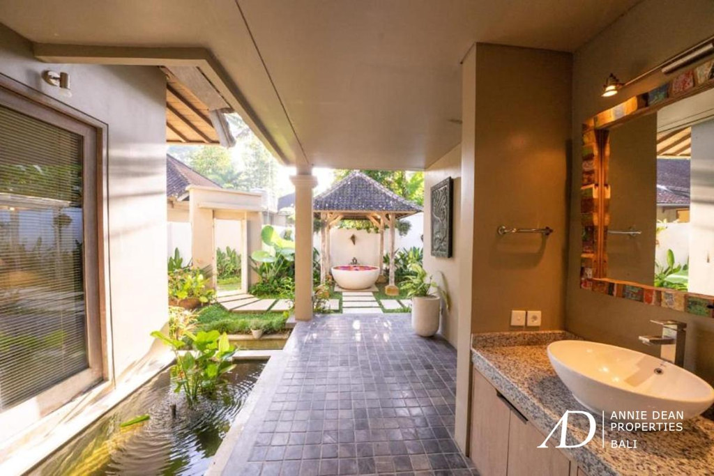 FREEHOLD | TROPICAL 7-BEDROOM ESTATE IN PAYANGAN - UBUD 