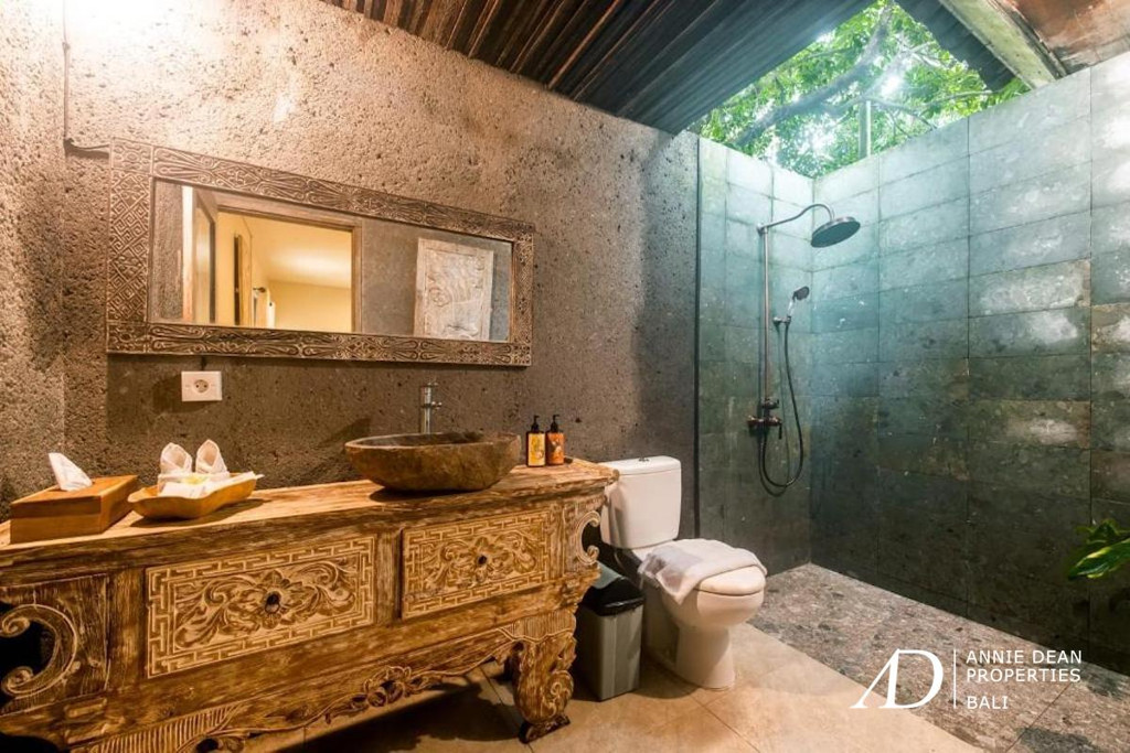 FREEHOLD | TROPICAL 7-BEDROOM ESTATE IN PAYANGAN - UBUD 