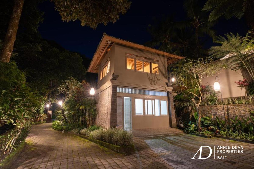 FREEHOLD | TROPICAL 7-BEDROOM ESTATE IN PAYANGAN - UBUD 