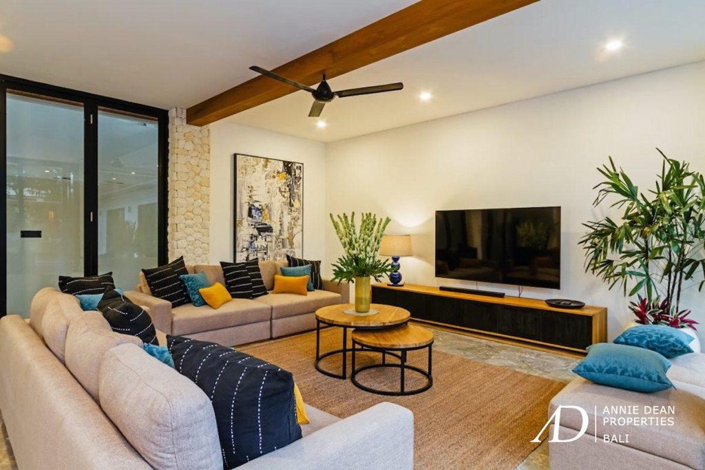 FREEHOLD | INVESTMENT PROPERTY 6 BEDS IN PRIME SEMINYAK LOCATION