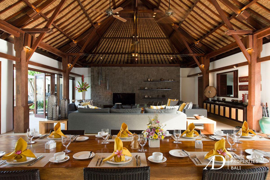 FREEHOLD | LUXURY VILLA IN A PRESTIGIOUS ESTATE IN SEMINYAK