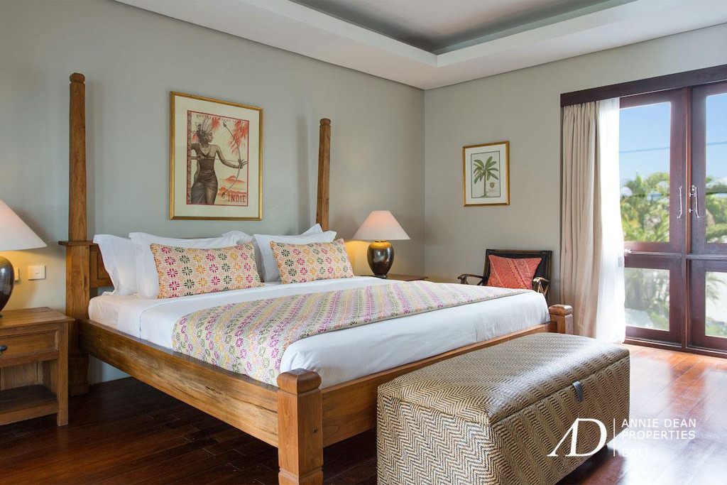 FREEHOLD | LUXURY VILLA IN A PRESTIGIOUS ESTATE IN SEMINYAK