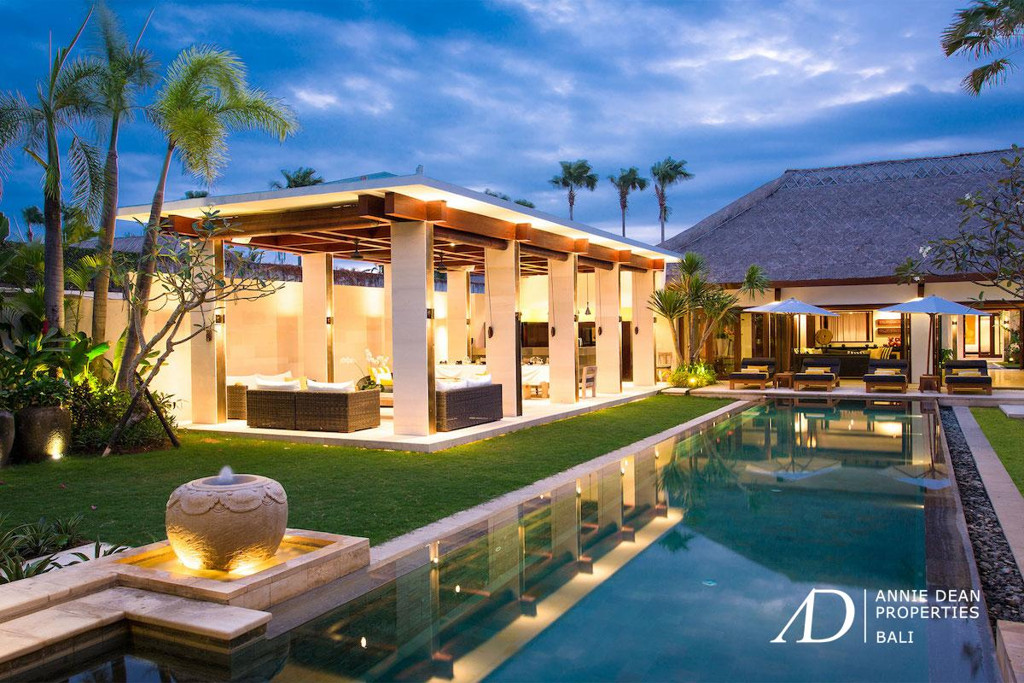FREEHOLD | LUXURY VILLA IN A PRESTIGIOUS ESTATE IN SEMINYAK