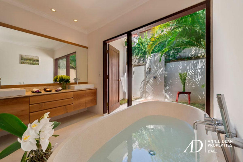 FREEHOLD | MAGNIFICENT 8-BEDROOM ESTATE | PERERENAN