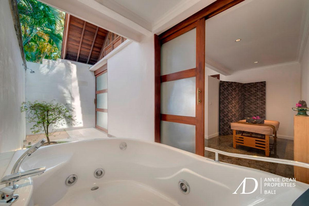 FREEHOLD | MAGNIFICENT 8-BEDROOM ESTATE | PERERENAN