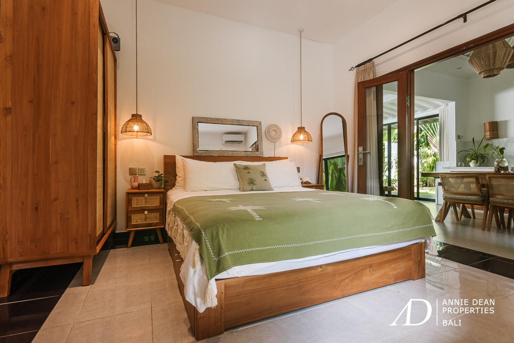 YEARLY RENTAL | TROPICAL 2-BEDROOM VILLA | NELAYAN, CANGGU