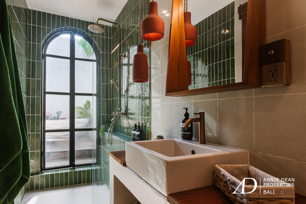 YEARLY RENTAL | TROPICAL 2-BEDROOM VILLA | NELAYAN, CANGGU