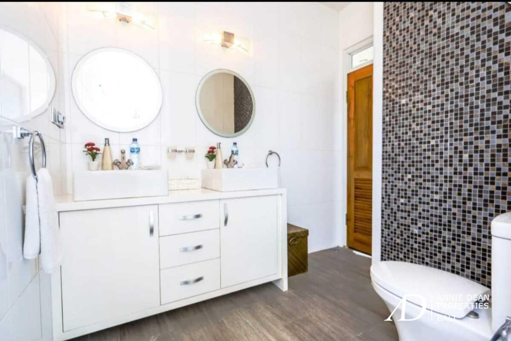 FREEHOLD | SPACIOUS 5-BEDROOM VILLA IN KUTUH, UNGASAN