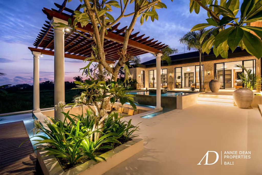 LEASEHOLD | LUXURY VILLA WITH RICE FIELD & FOREST VIEWS - UBUD