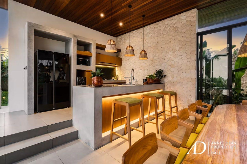 LEASEHOLD | LUXURY VILLA WITH RICE FIELD & FOREST VIEWS - UBUD