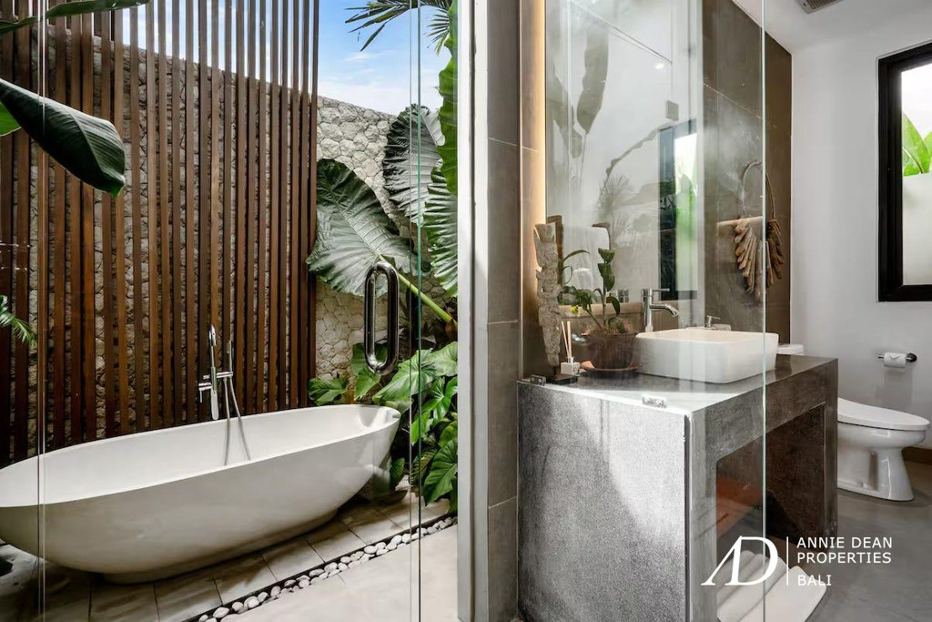 LEASEHOLD | LUXURY VILLA WITH RICE FIELD & FOREST VIEWS - UBUD