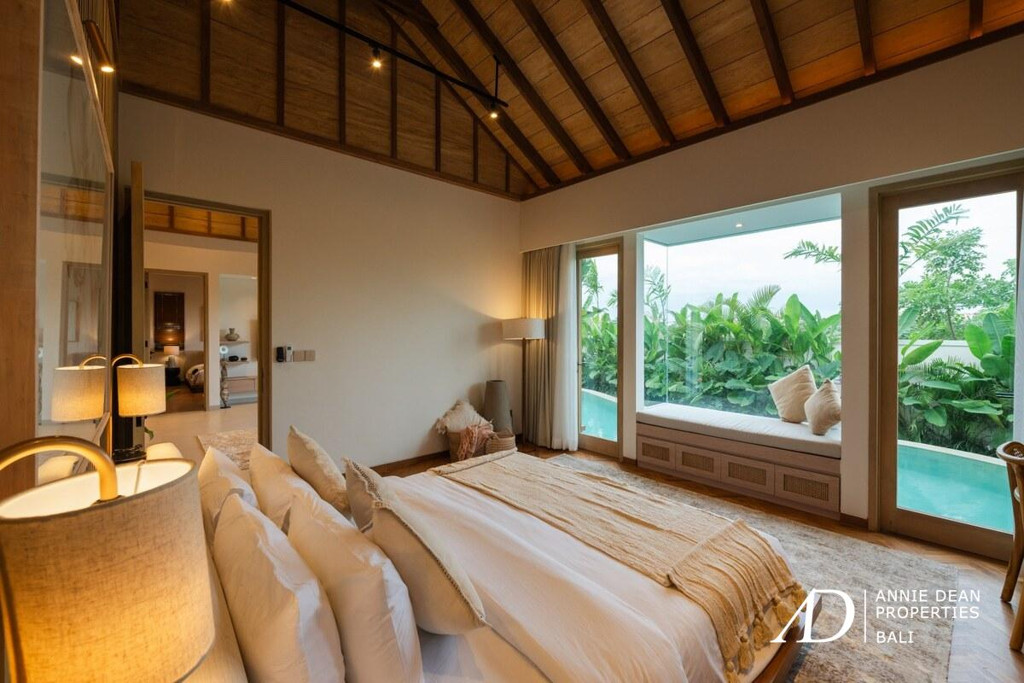 LEASEHOLD | MODERN TROPICAL 2-BEDROOM VILLA IN CANGGU