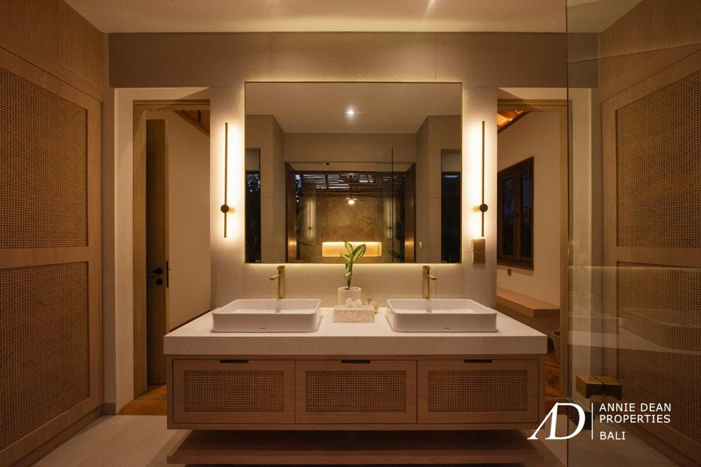 LEASEHOLD | MODERN TROPICAL 2-BEDROOM VILLA IN CANGGU