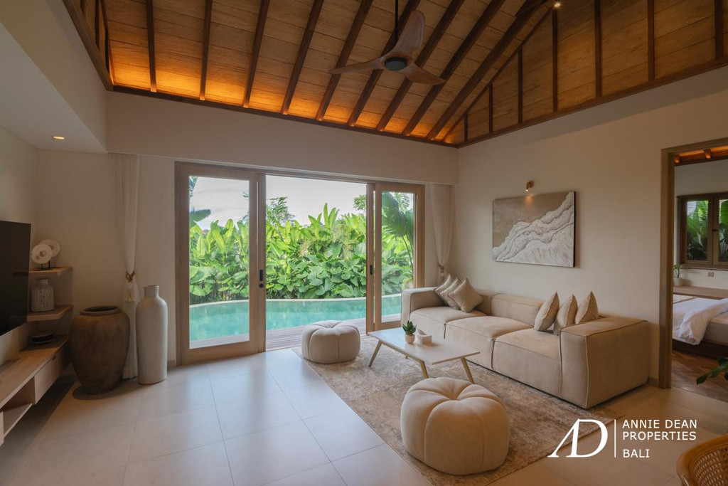 LEASEHOLD | MODERN TROPICAL 2-BEDROOM VILLA IN CANGGU