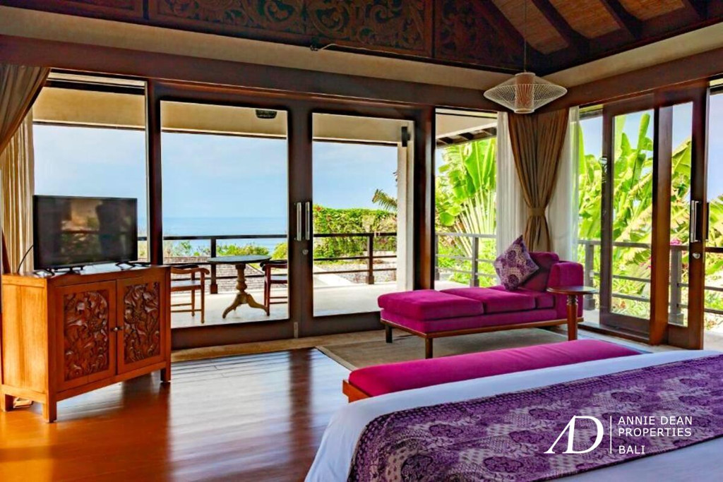 FREEHOLD | LUXURY VILLA WITH PANORAMIC OCEAN VIEWS