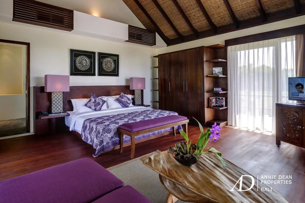 FREEHOLD | LUXURY VILLA WITH PANORAMIC OCEAN VIEWS