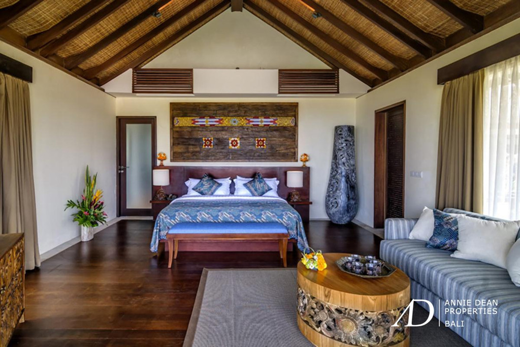 FREEHOLD | LUXURY VILLA WITH PANORAMIC OCEAN VIEWS