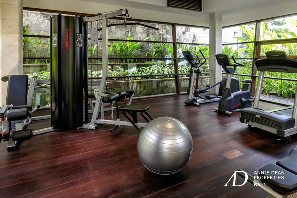 FREEHOLD | LUXURY VILLA WITH PANORAMIC OCEAN VIEWS