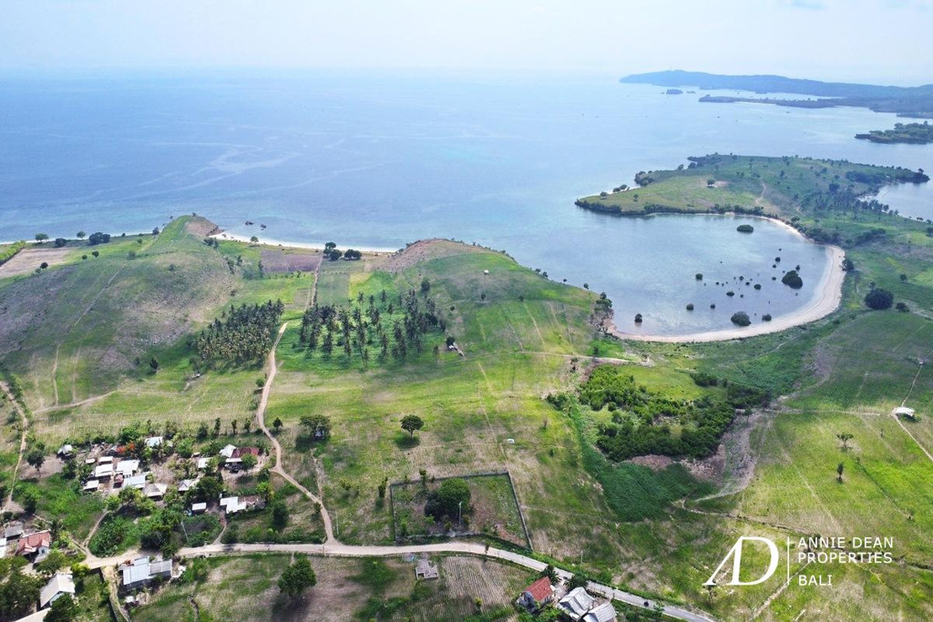 FREEHOLD | BEACHFRONT LAND IN EKAS - LOMBOK