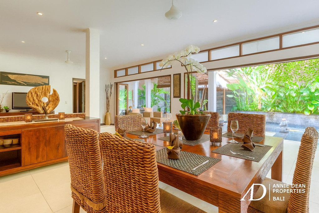 FREEHOLD VILLA WITH TROPICAL DESIGN | 200M TO SEMINYAK BEACH