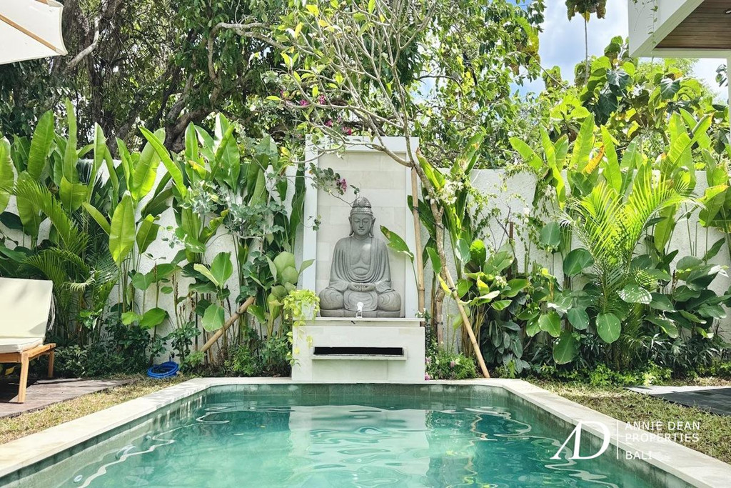 LEASEHOLD | MODERN MINIMALIST VILLA WITH ROOFTOP IN PRIME JIMBARAN