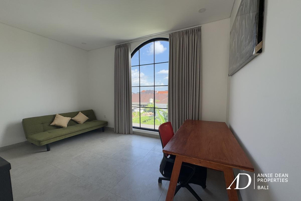 YEARLY OR MONTHLY | MEDITERRANEAN-STYLE 3-BEDROOM VILLA IN PADONAN, CANGGU