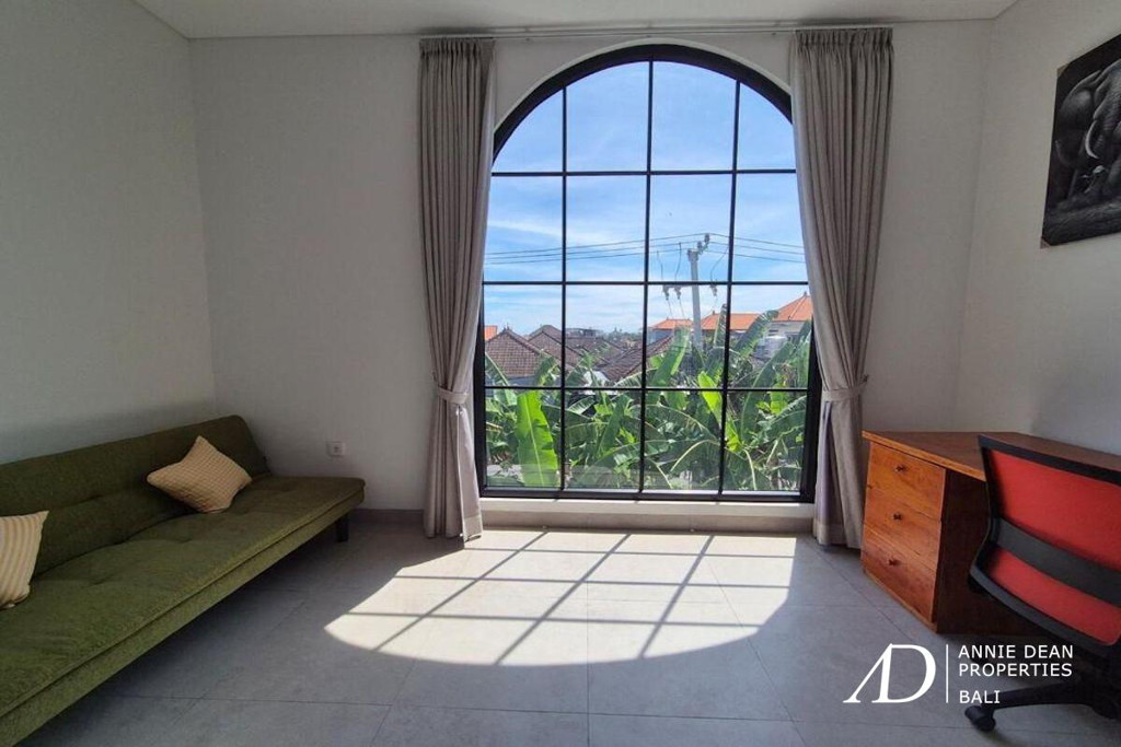 YEARLY OR MONTHLY | MEDITERRANEAN-STYLE 3-BEDROOM VILLA IN PADONAN, CANGGU
