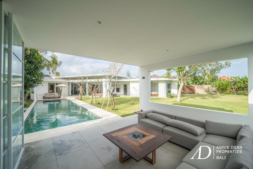 FREEHOLD LUXURY VILLA WITH A LARGE GARDEN IN BABAKAN-CANGGU