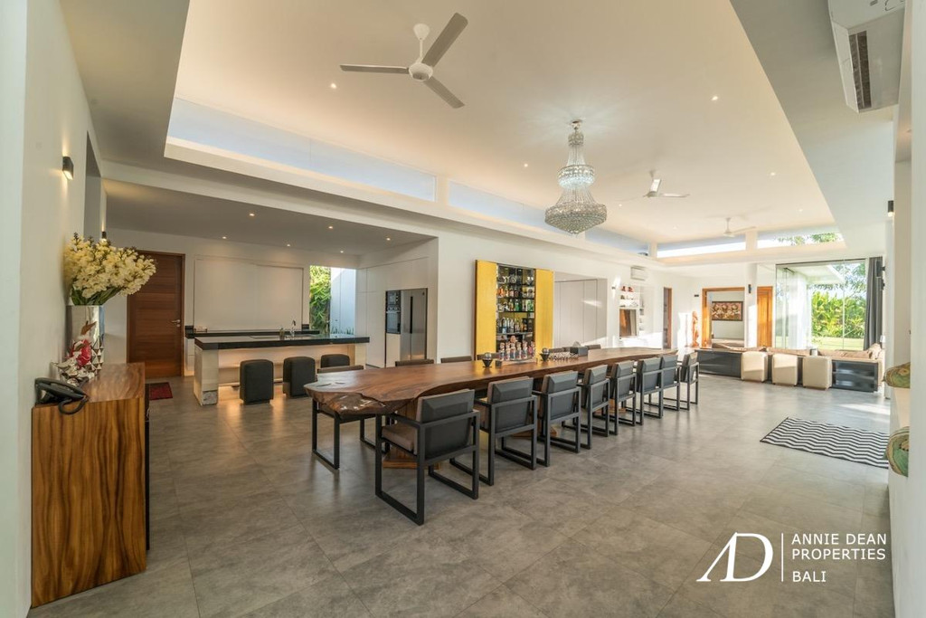 FREEHOLD LUXURY VILLA WITH A LARGE GARDEN IN BABAKAN-CANGGU