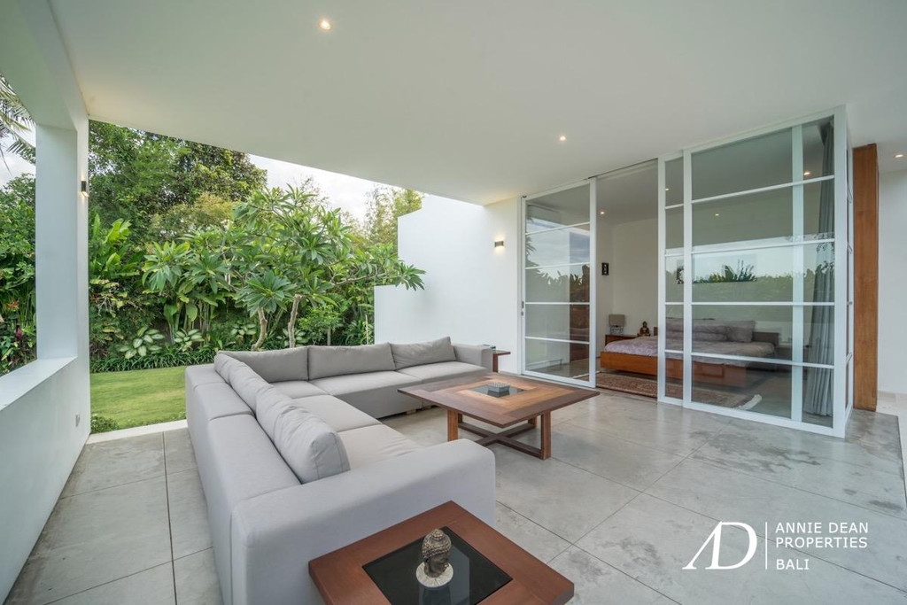 FREEHOLD LUXURY VILLA WITH A LARGE GARDEN IN BABAKAN-CANGGU