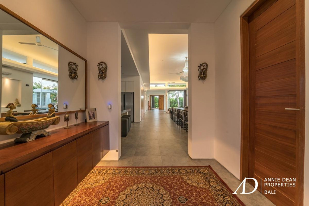 FREEHOLD LUXURY VILLA WITH A LARGE GARDEN IN BABAKAN-CANGGU