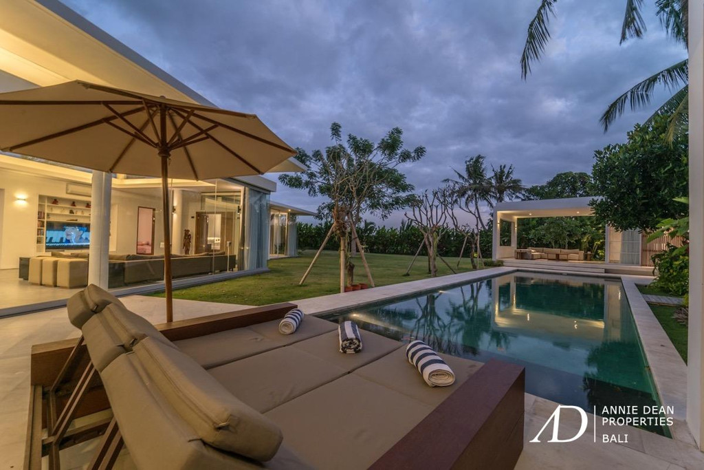 FREEHOLD LUXURY VILLA WITH A LARGE GARDEN IN BABAKAN-CANGGU