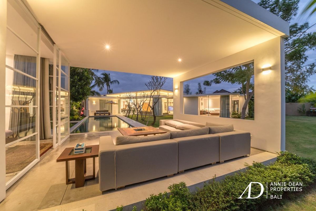 FREEHOLD LUXURY VILLA WITH A LARGE GARDEN IN BABAKAN-CANGGU