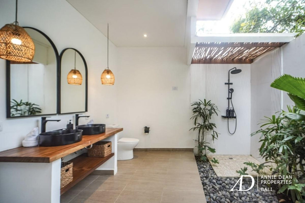 LEASEHOLD | 4-BEDROOM MODERN VILLA NEAR NYANYI BEACH - TABANAN