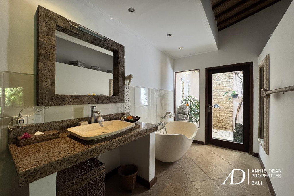 FREEHOLD | LEASEHOLD UNTIL 2045 | BEACHSIDE HOMESTAY IN SANUR