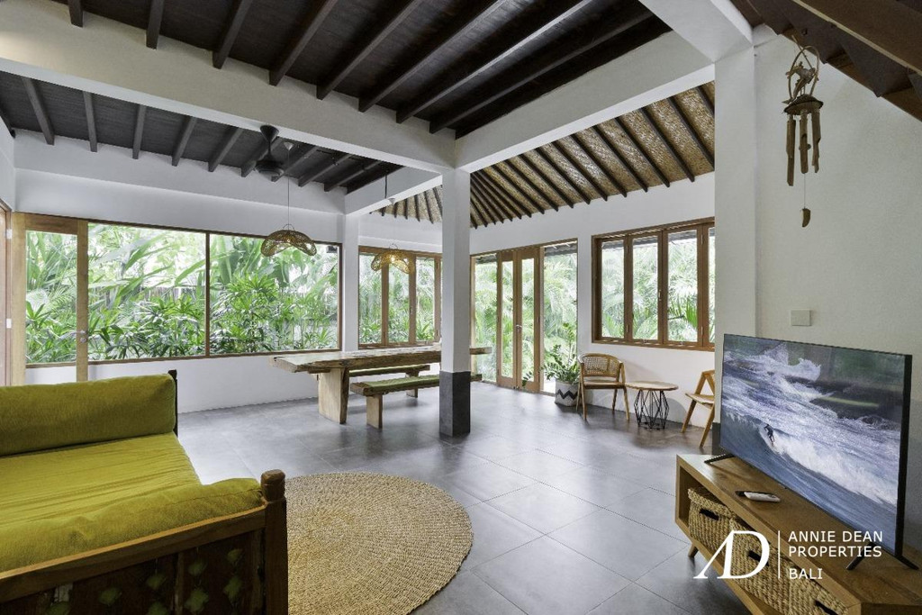 FREEHOLD | MODERN 3-BEDROOM VILLA IN CENTRAL SEMINYAK